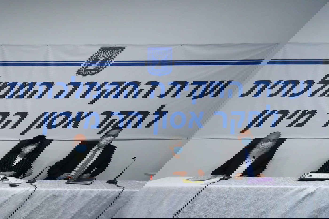 הרב רבינוביץ העיד בפני הוועדה; עומת עם שאלת הסמכות
