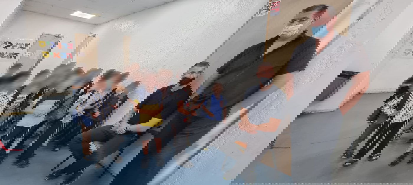 הילדים והמאבטחים, הבוקר