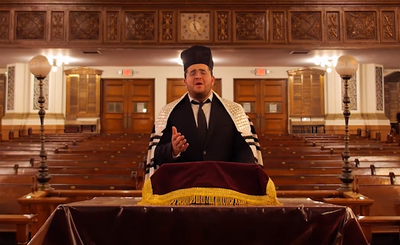 החזן אברהם פרידמן בקטע בכורה: 'עקביא'