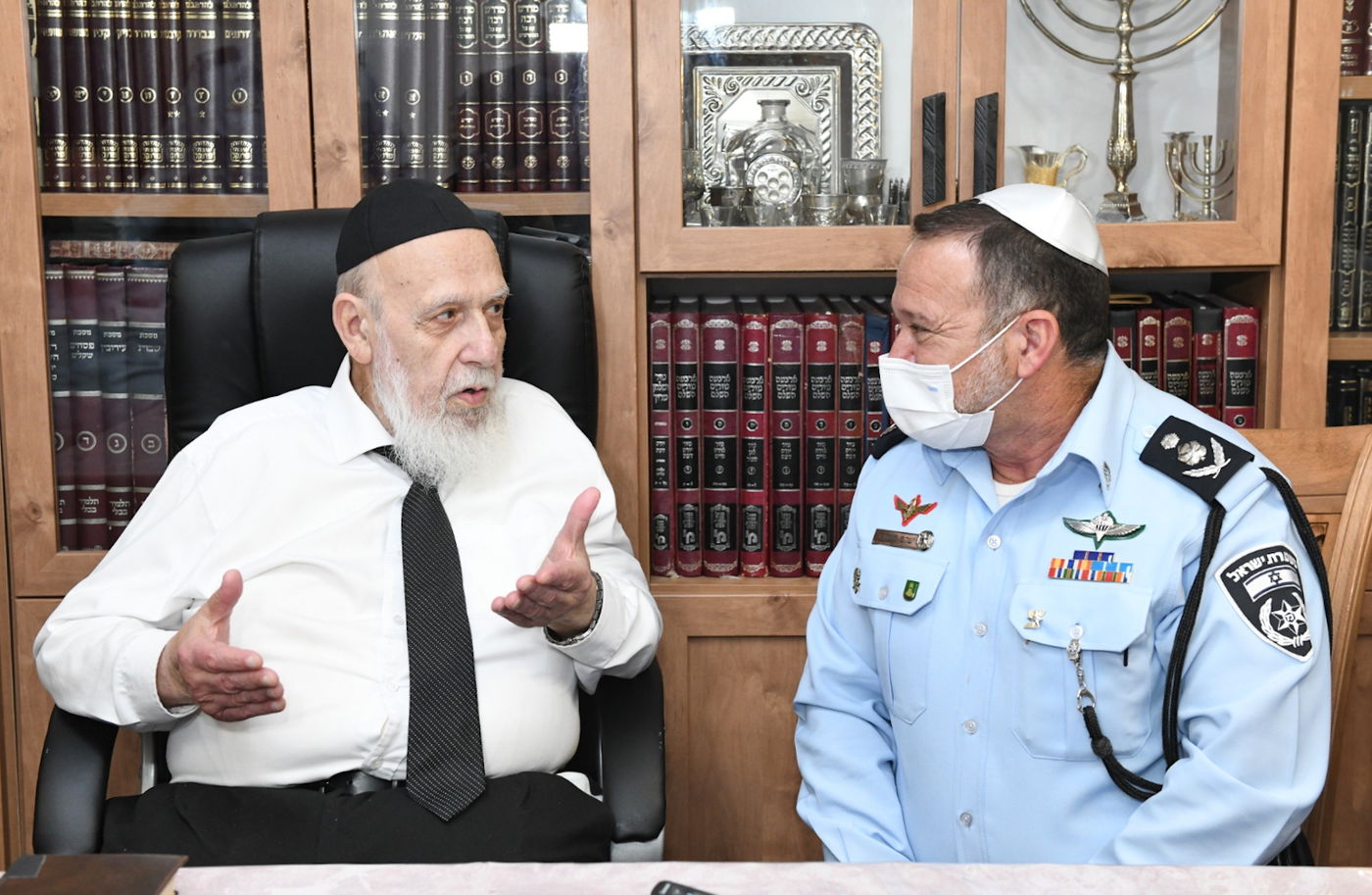 המפכ"ל ביקר בבתי גדולי ישראל; "זו שעת חירום"