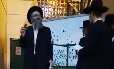 כשאברכי 'הפלג' הפגינו נגד כינוס ל'מוגנות': "די לחילוניות"