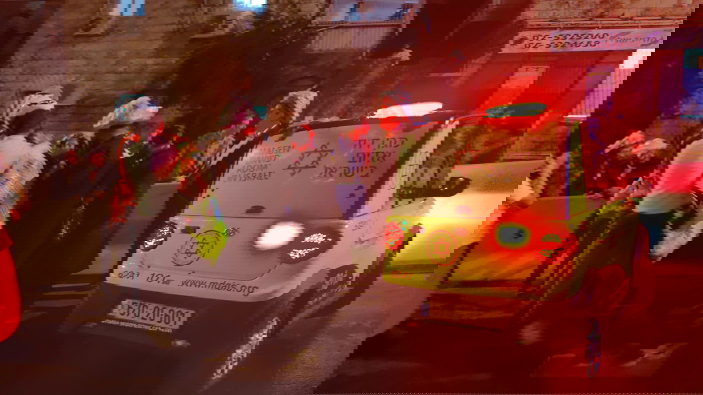 ביום הולדתו ה-95: הגאב"ד בהפגנה סוערת; שוטרת נפגעה