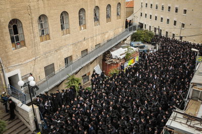 הלוויה בישיבת מיר, ארכיון