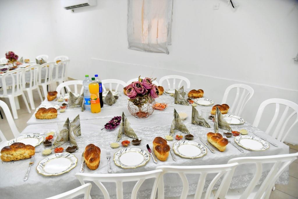 בתולדות אברהם יצחק חנכו ישיבה חדשה בביתר