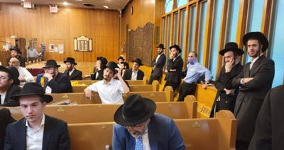 הקהל באחד ממעמדי ה'חליצה'