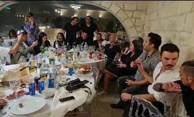 מי השתתף ב'סליחות' של אייל גולן? • צפו