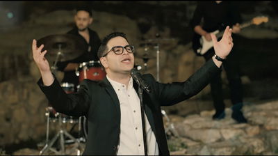 סינגל קליפ חדש לאבי אילסון -  "מחילה"