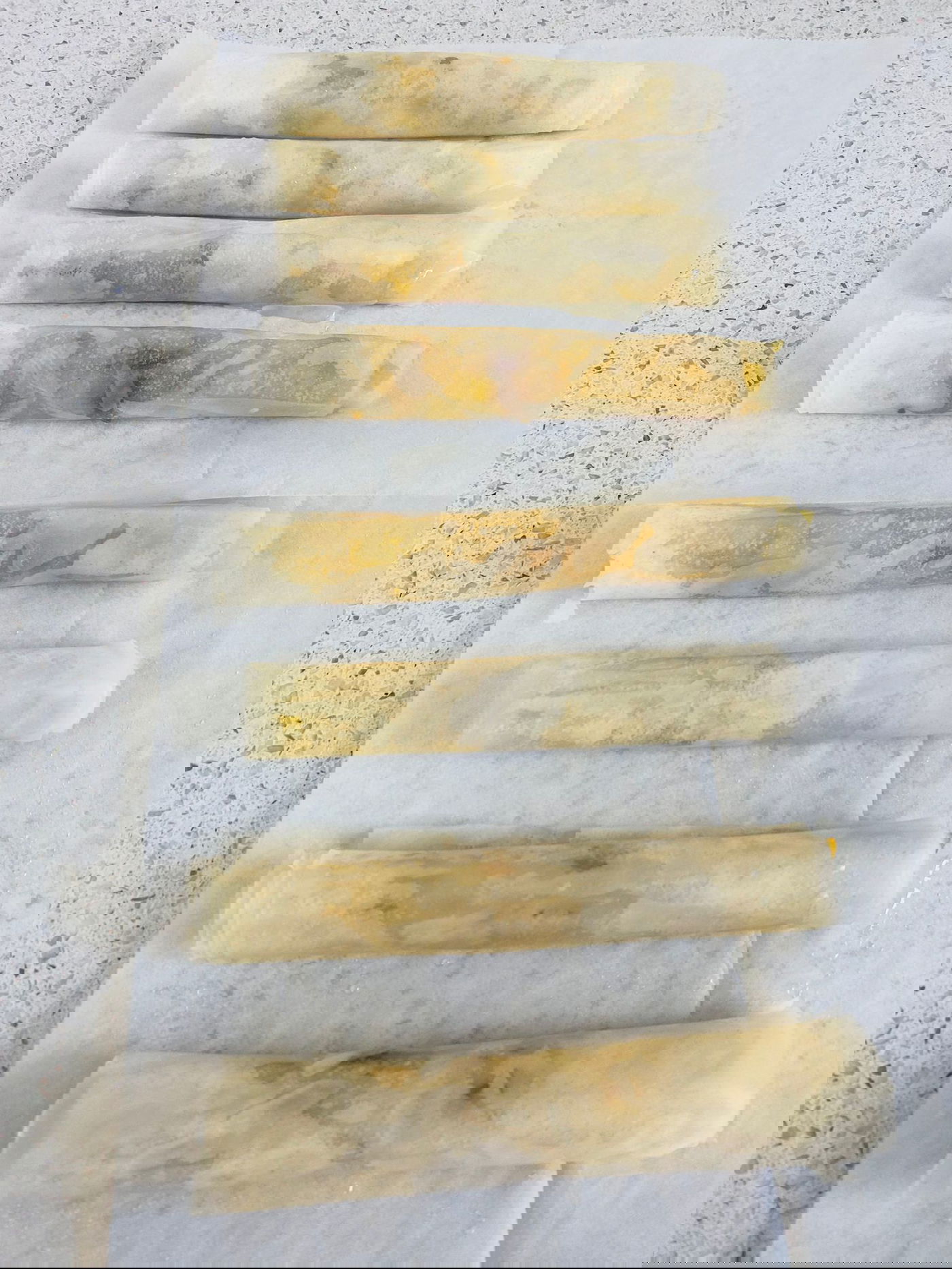 הסיגרים המוכנים לפני אפייה