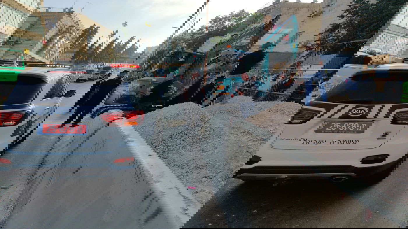 מיד אחרי הסליחות: הפגנה נגד הרכבת הקלה • צפו