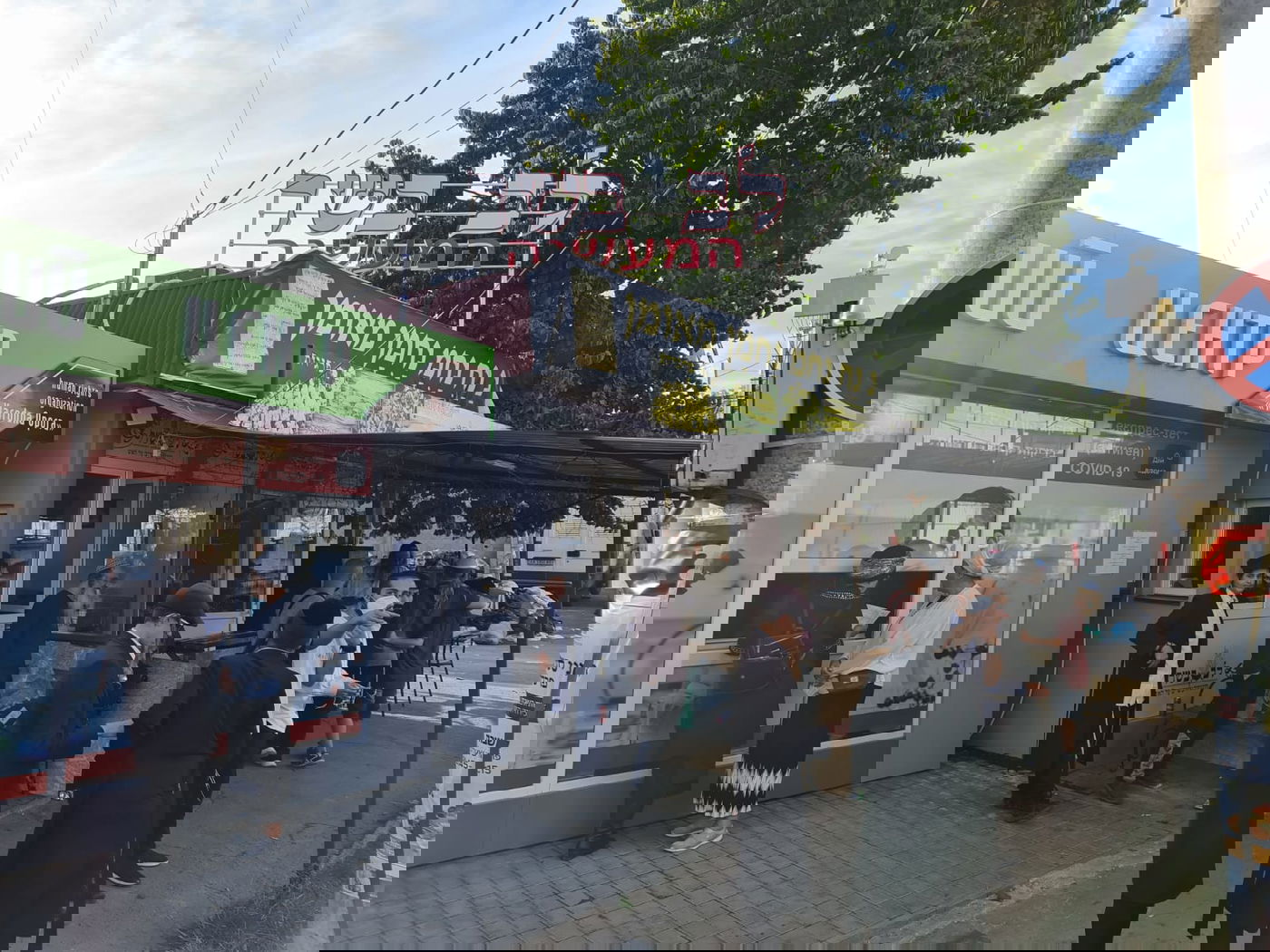 צפו בתיעוד: ההכנות לשבת בעיירה אומן