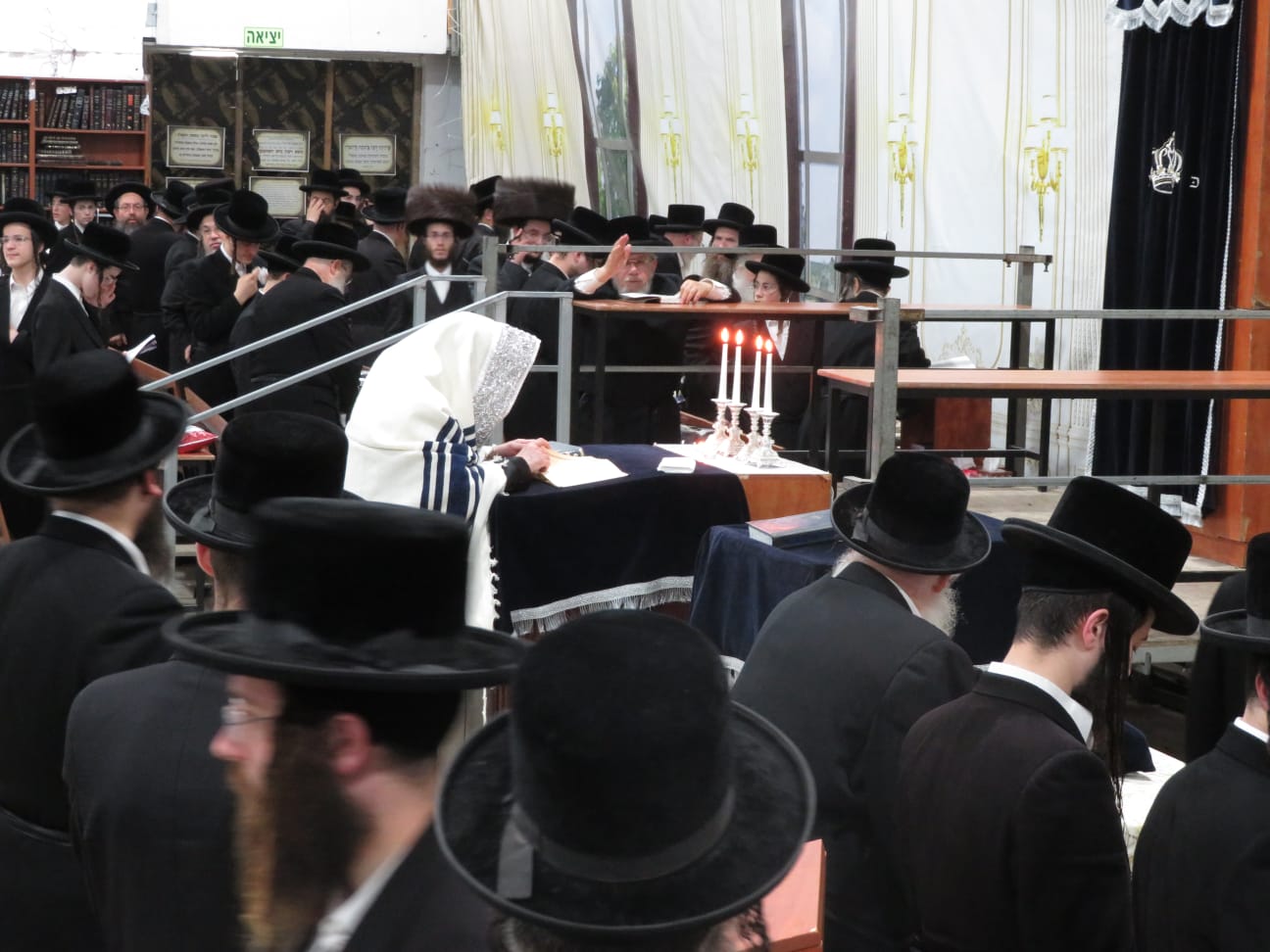 תיעוד: סליחות ראשונות בחסידות מכנובקא בעלזא