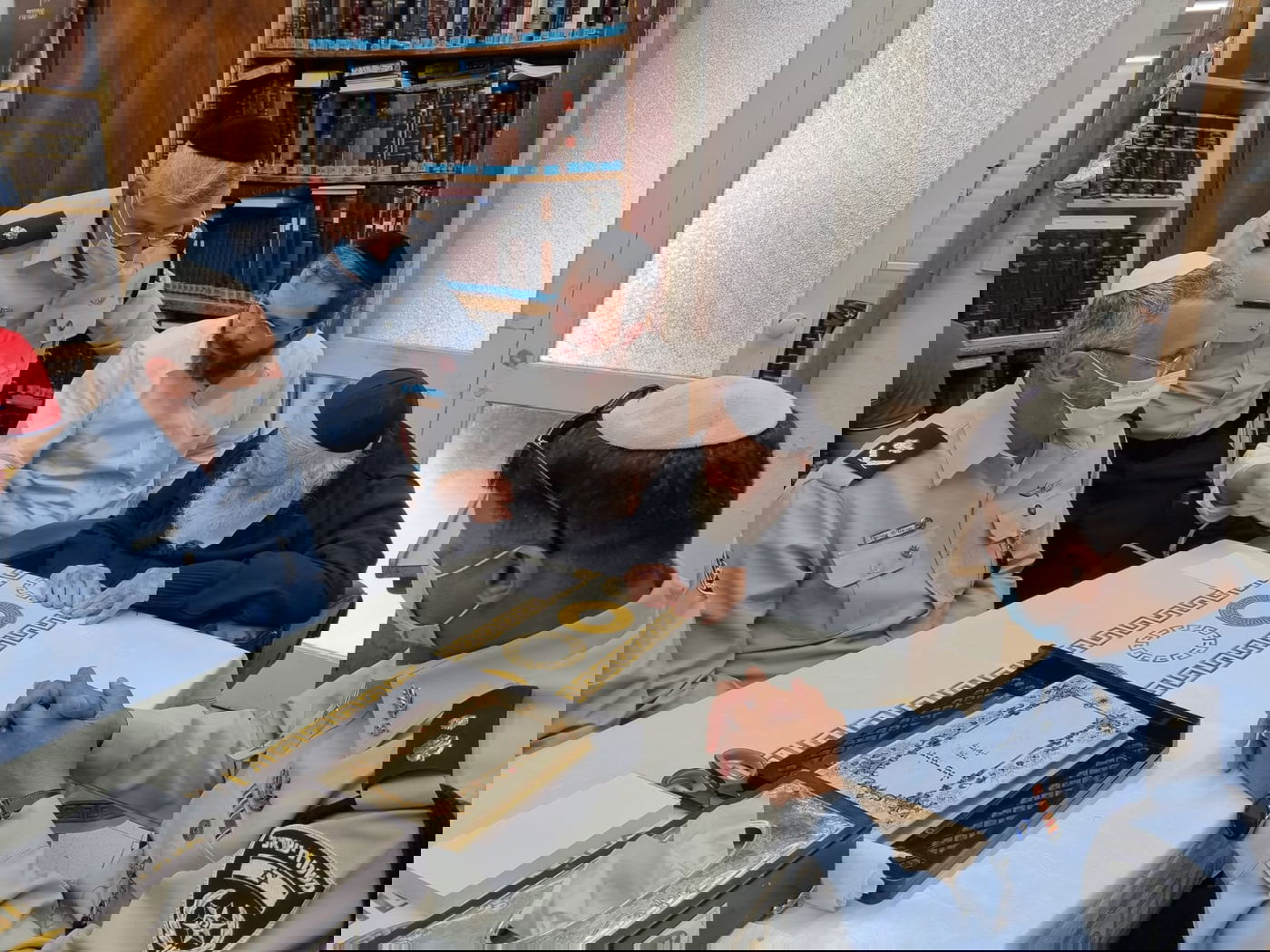 בכירים במשטרה התברכו אצל גדולי ישראל