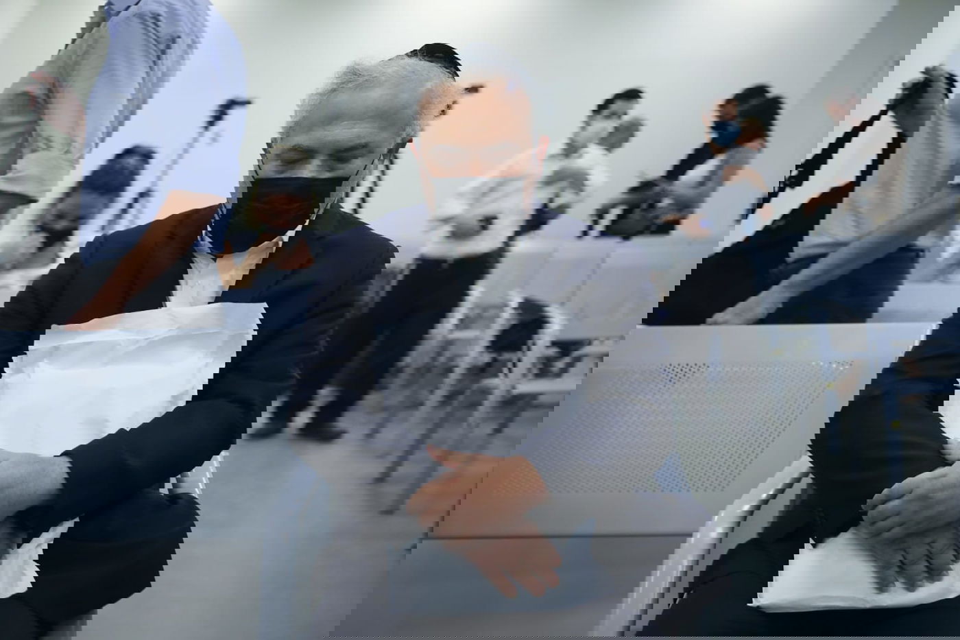 יוסף שווינגר בעדות דומעת: "מההחייאות - אני חצי בן אדם"