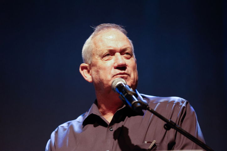 בכיר בממשלה: גנץ מתנהל כממשלה משלו