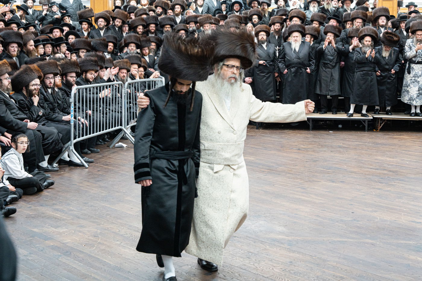 סאטמר חגגה את נישואי נכד האדמו"ר; צפו