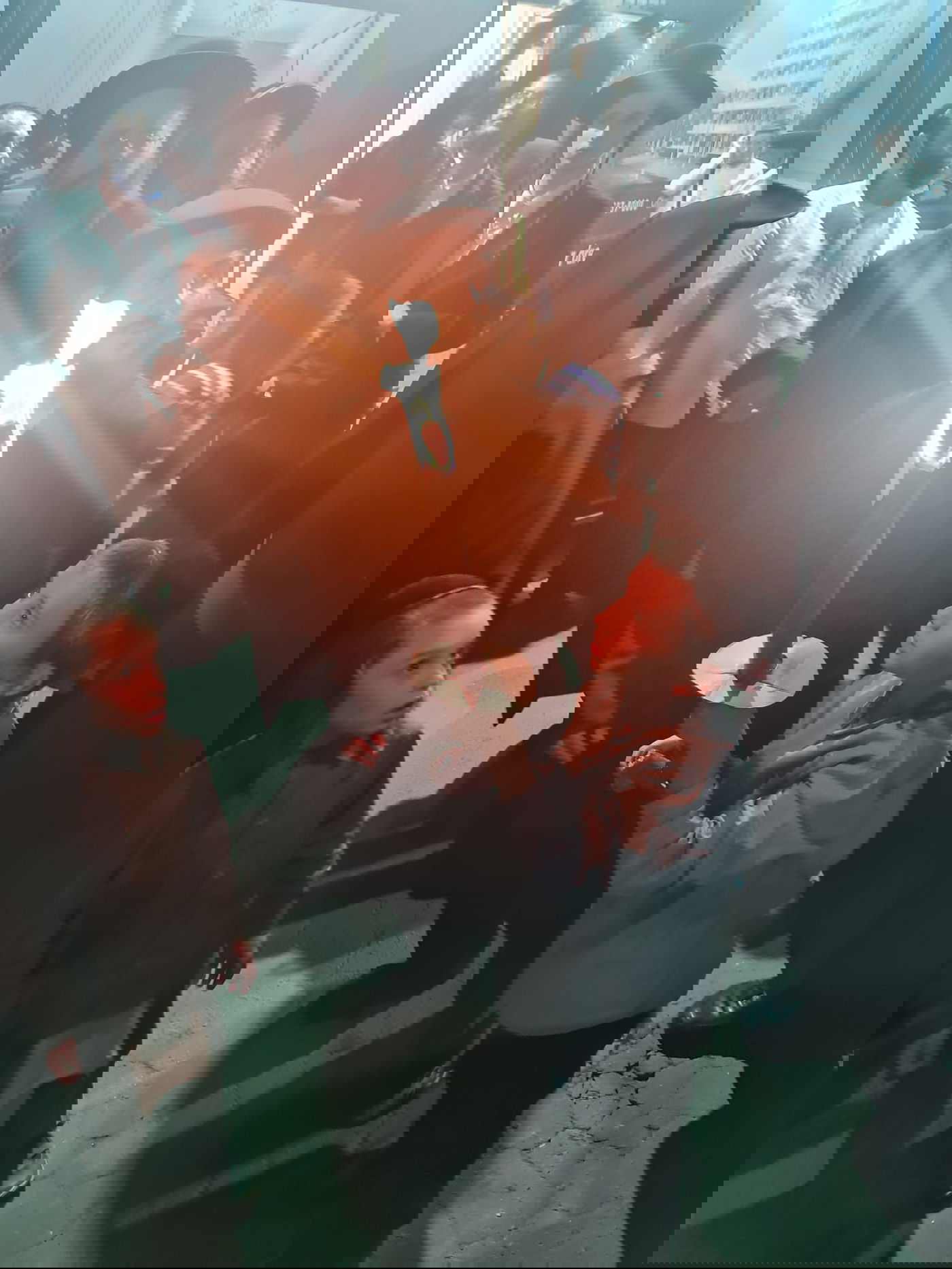 תיעוד: הכנסת ספר תורה בעיירה אומן