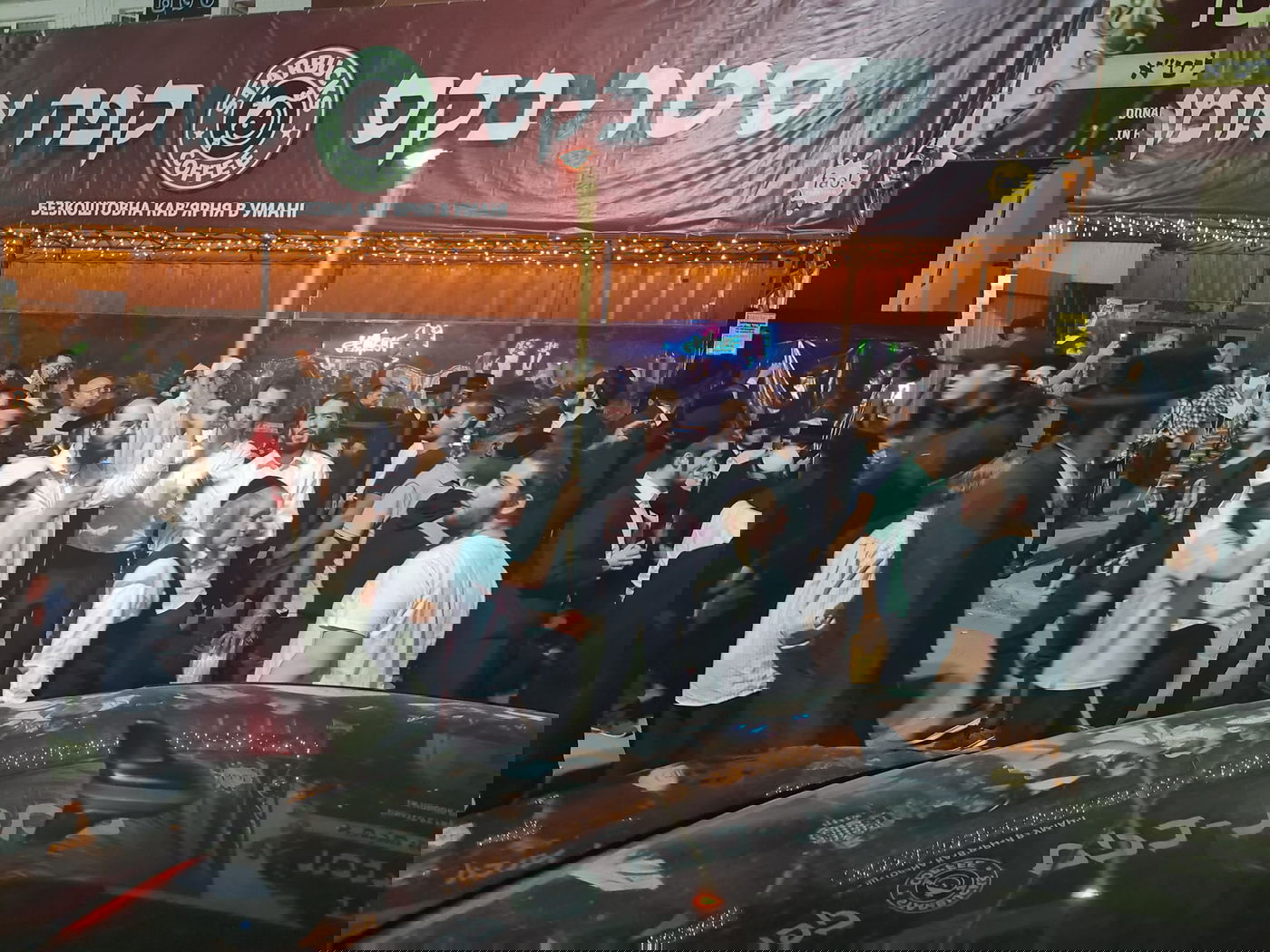 תיעוד: הכנסת ספר תורה בעיירה אומן