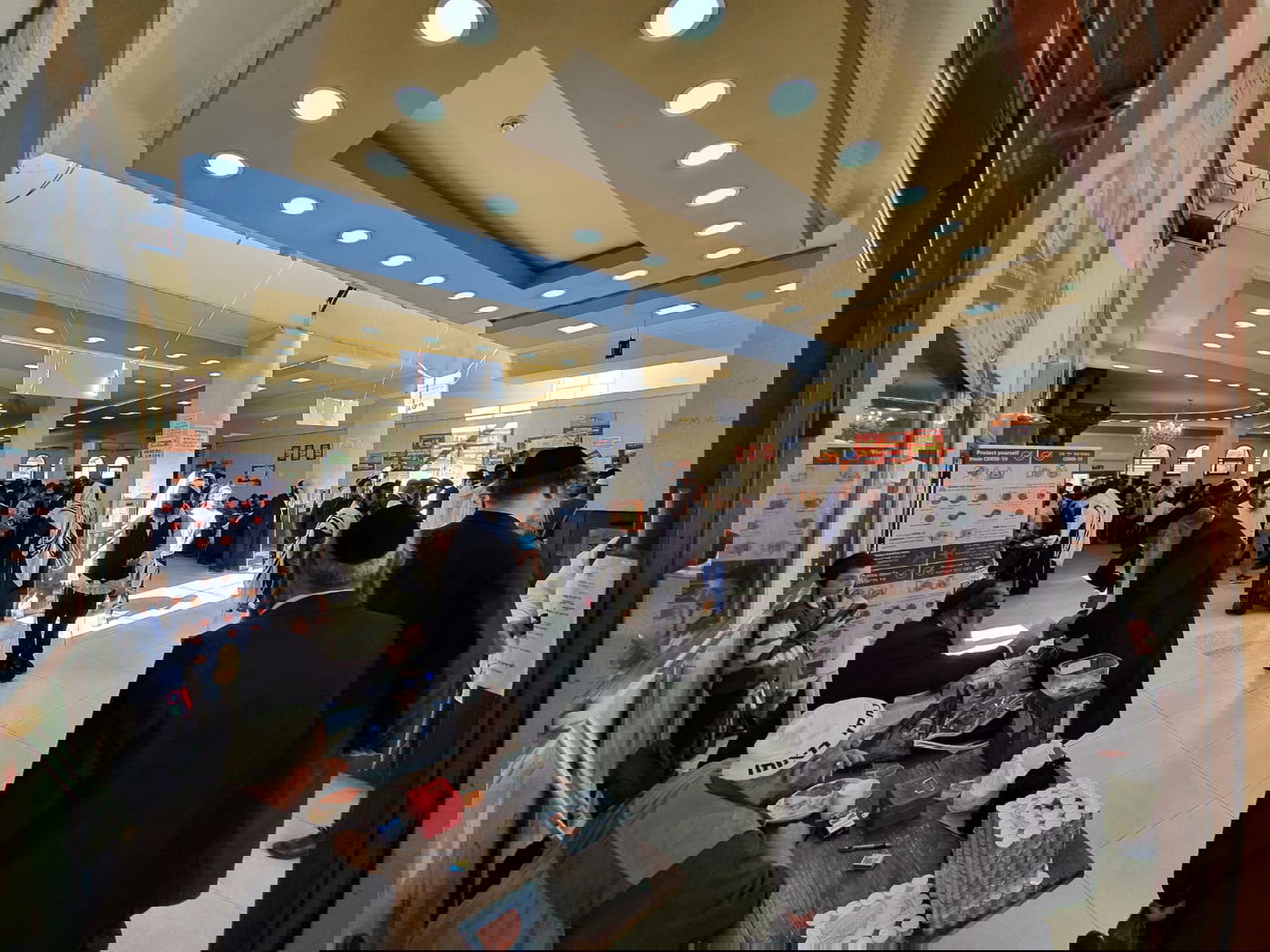 צפו:  'שחרית' ולימוד בציון רבי נחמן באומן