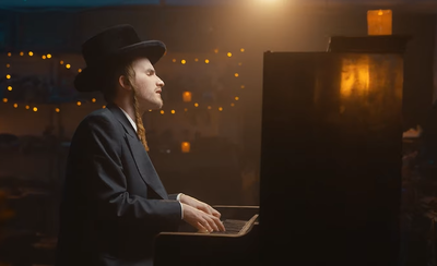 אפרים מרקוביץ' שר לנוער הנושר בקליפ מרגש