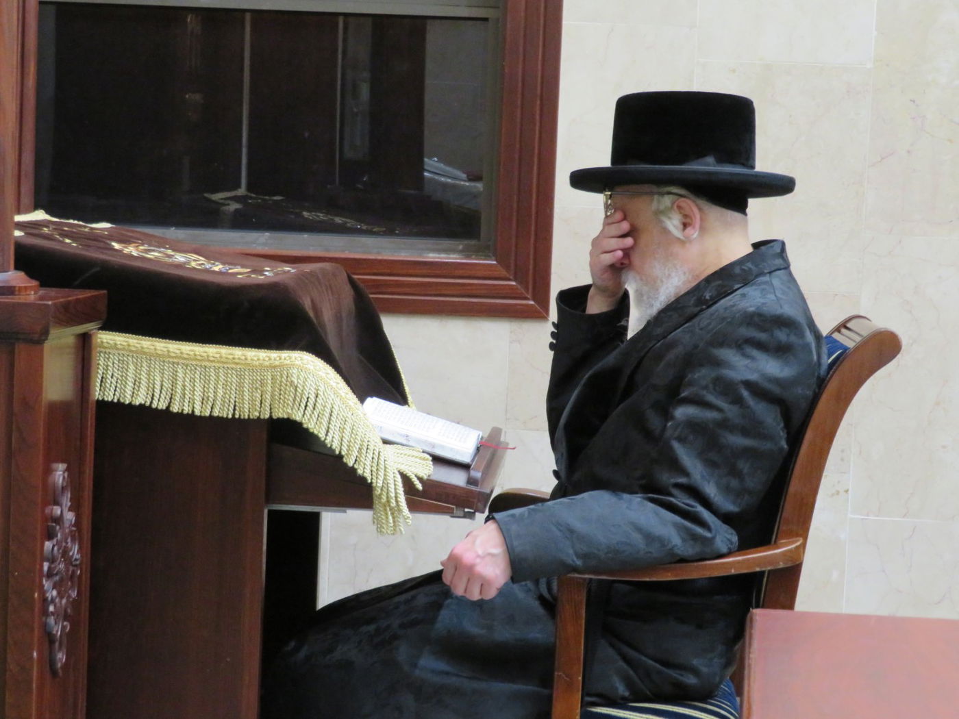 הרבי מסערט ויז'ניץ קיבל את חסידיו באלעד