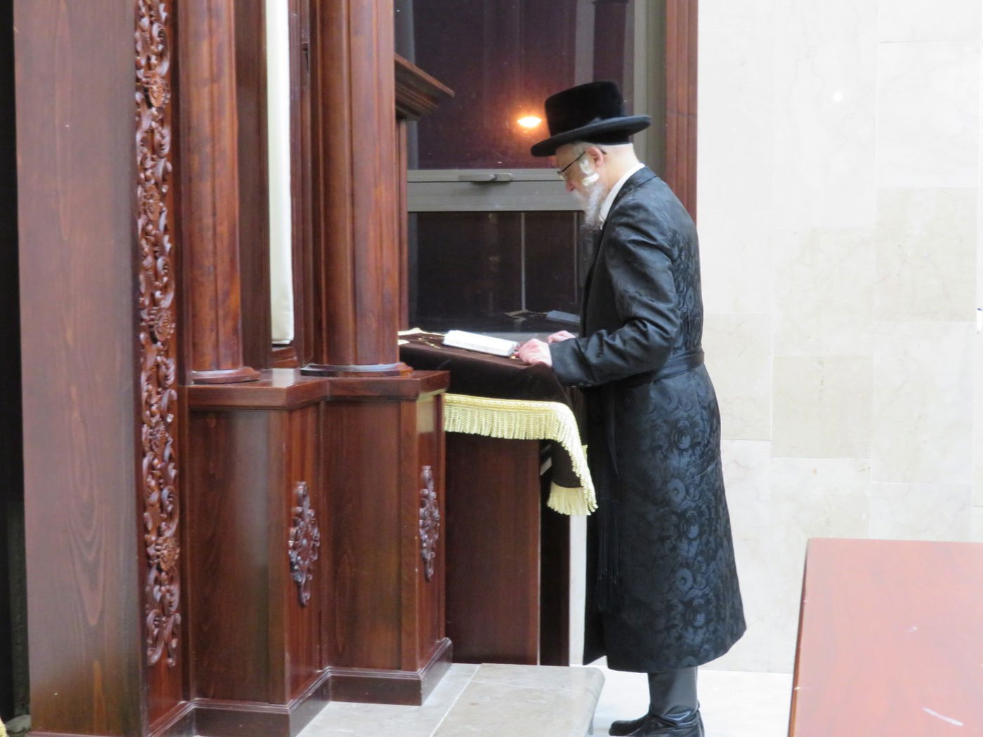 הרבי מסערט ויז'ניץ קיבל את חסידיו באלעד