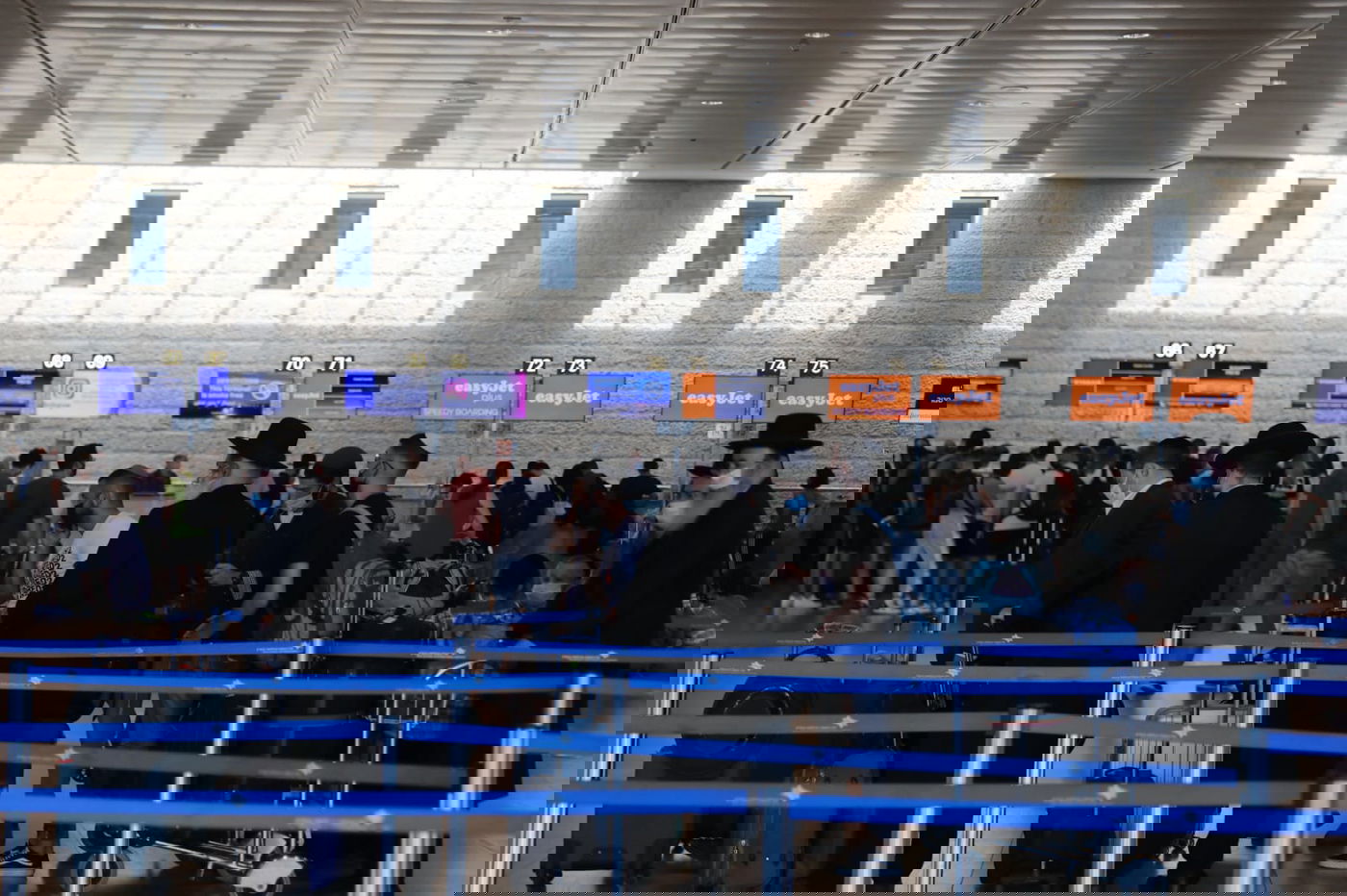 משדה התעופה אל השוק באומן • גלריה של ערב שבת