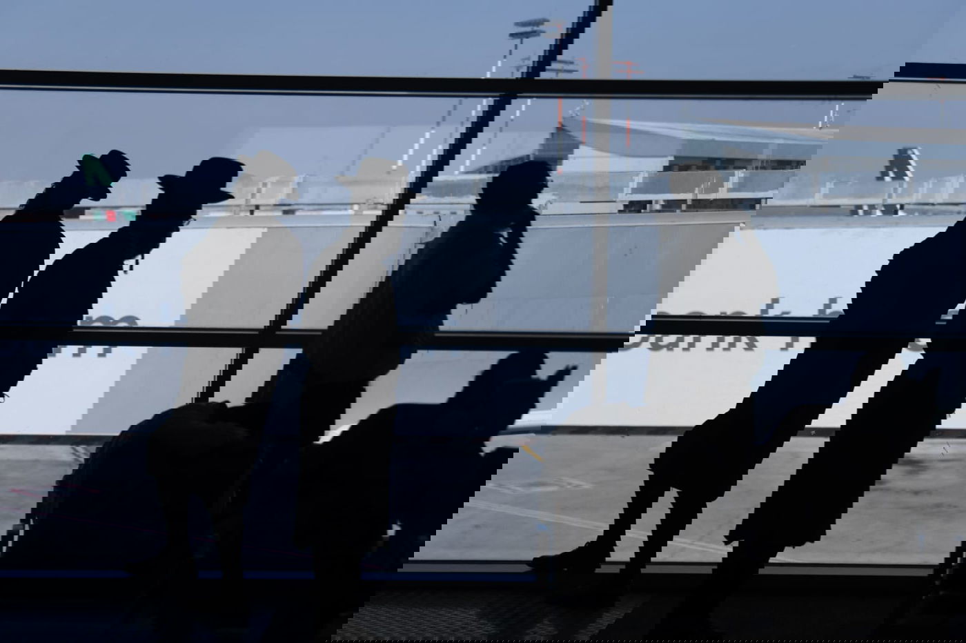 משדה התעופה אל השוק באומן • גלריה של ערב שבת