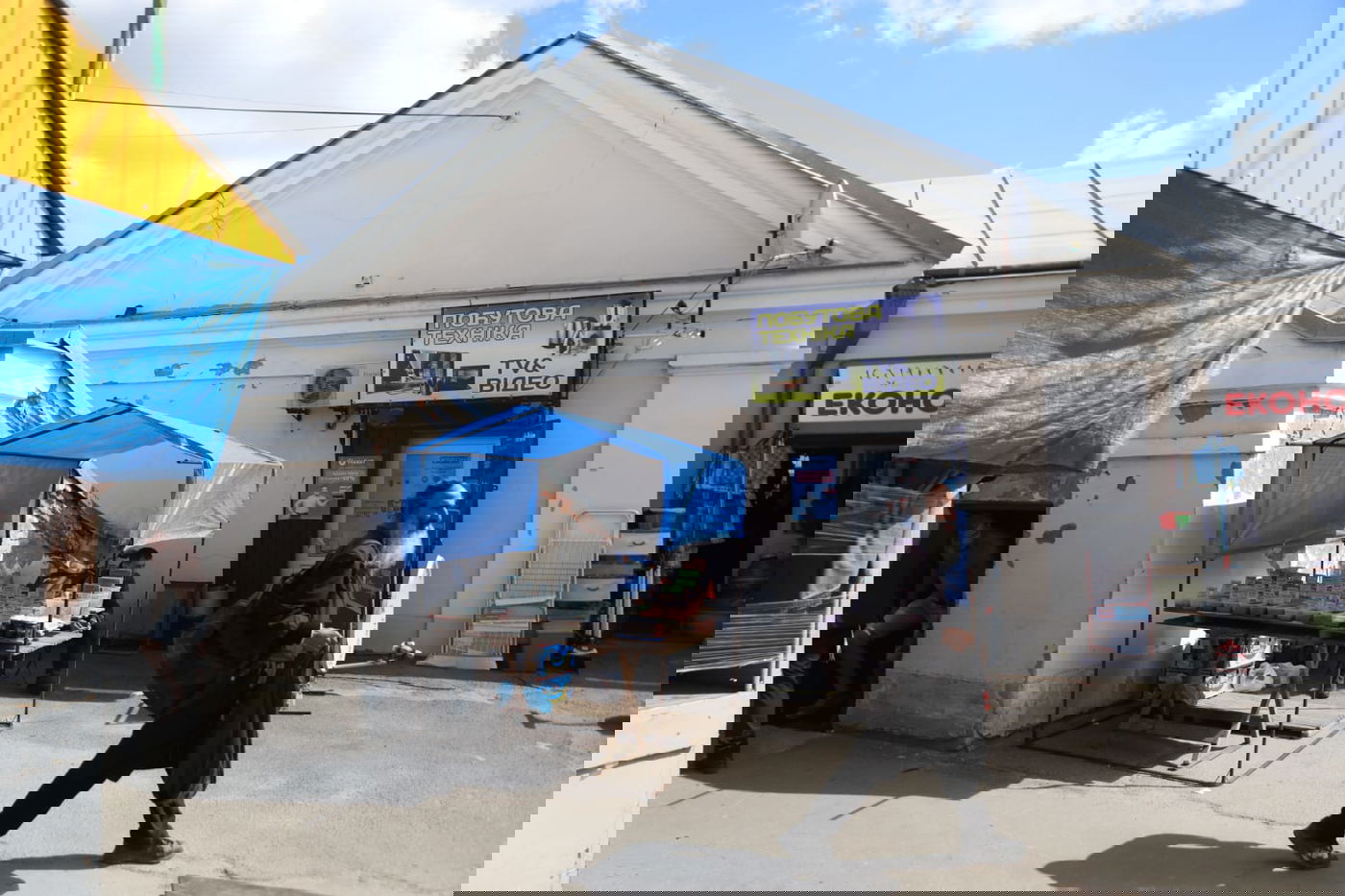 משדה התעופה אל השוק באומן • גלריה של ערב שבת