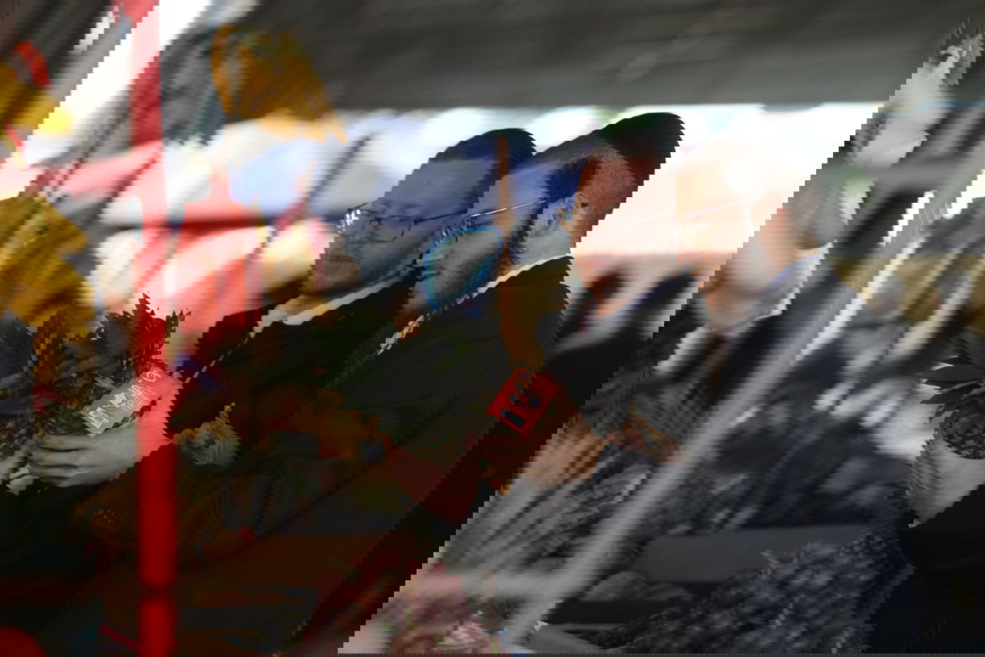 משדה התעופה אל השוק באומן • גלריה של ערב שבת