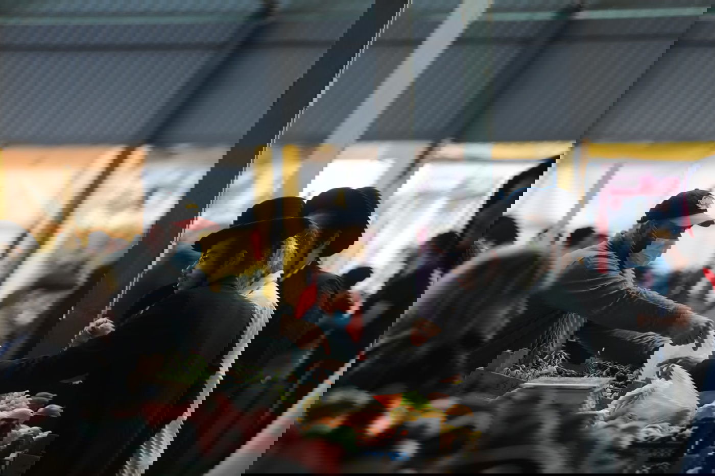 משדה התעופה אל השוק באומן • גלריה של ערב שבת