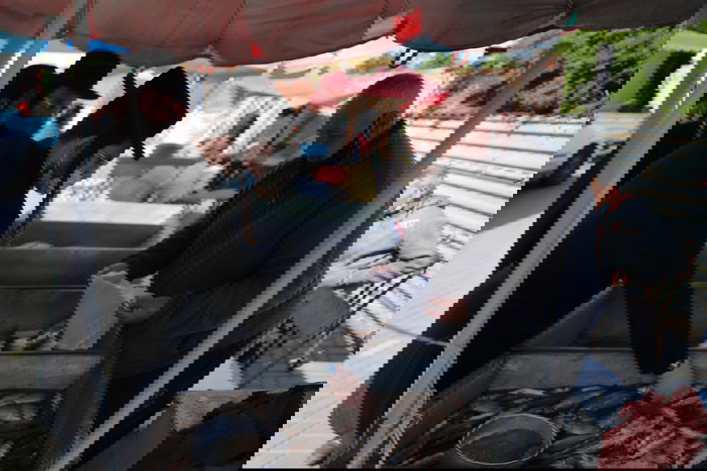 משדה התעופה אל השוק באומן • גלריה של ערב שבת