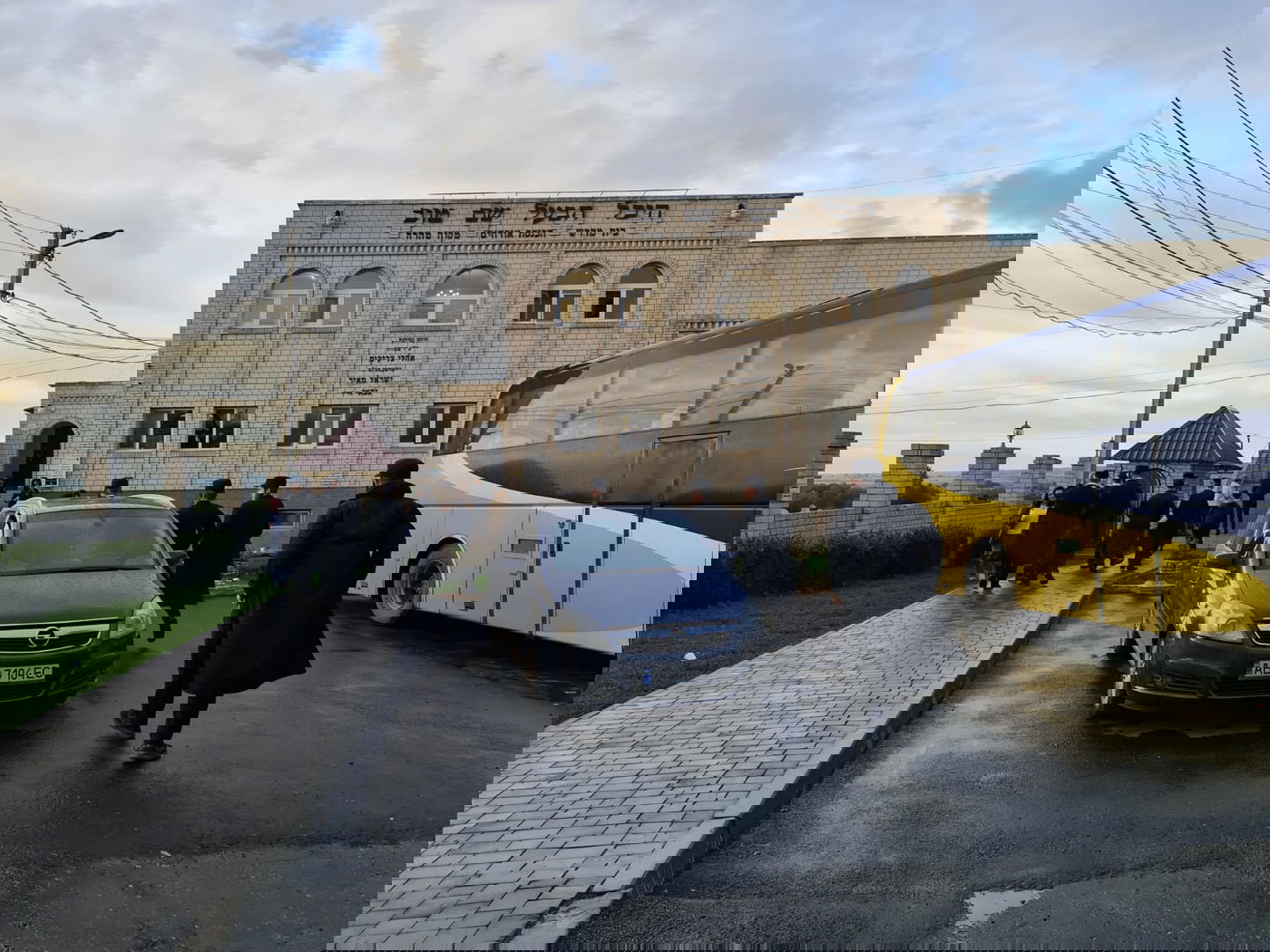 תיעוד: שאיבת המים ממעיין הבעל שם טוב