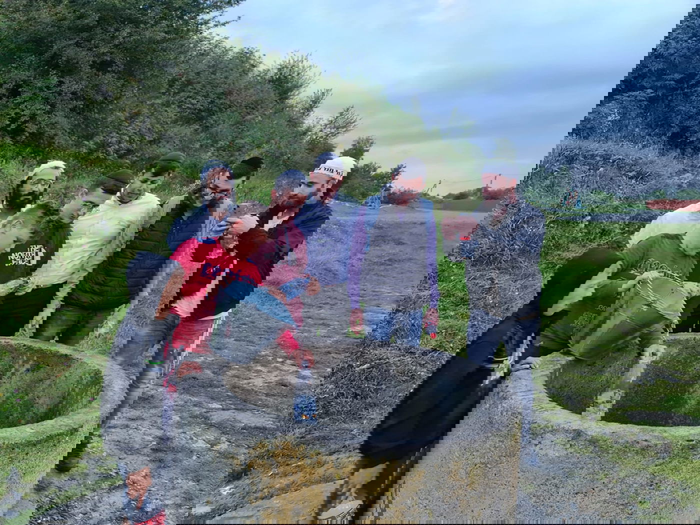 תיעוד: שאיבת המים ממעיין הבעל שם טוב