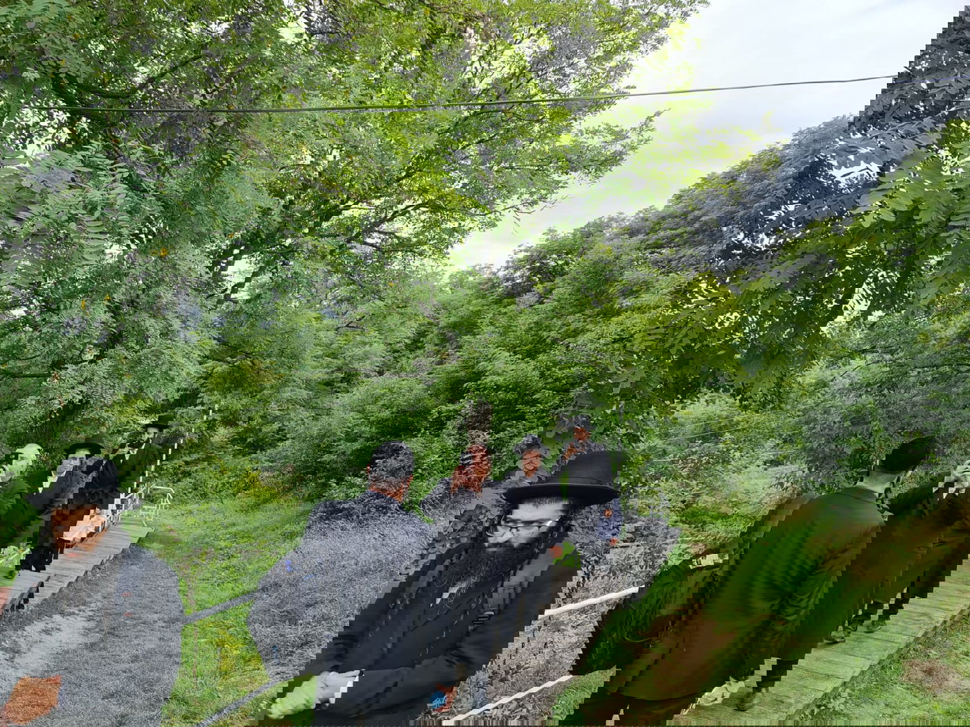 צפו: בדרך לאומן, עוצרים בקבר של רבי נתן