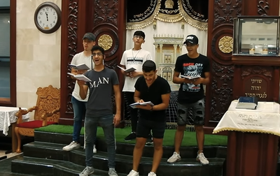 נערי 'מרכז נחלה' במחרוזת סליחות מרגשת