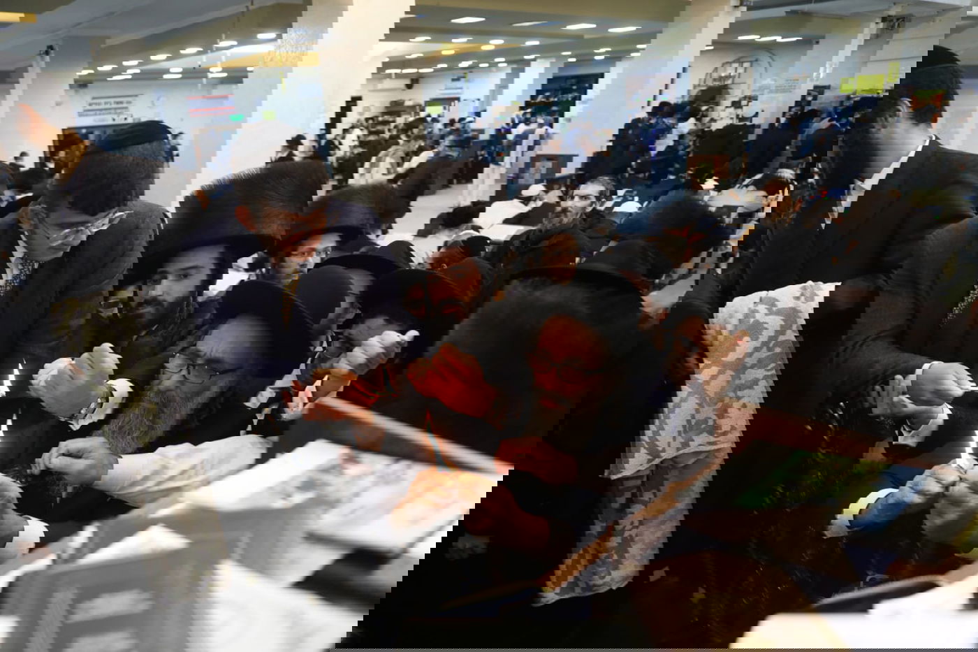 שליח 'כיכר' תיעד: מוצ"ש והבדלה באומן