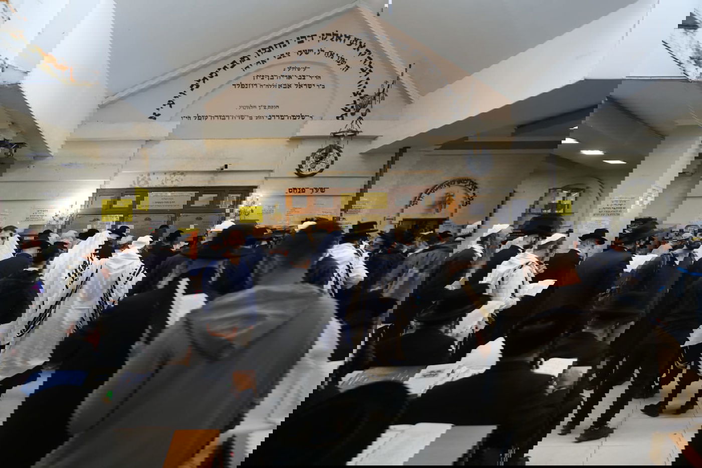 לאחר 'שחרית' בציון רבי נחמן: כלייזמרים וריקודים • צפו