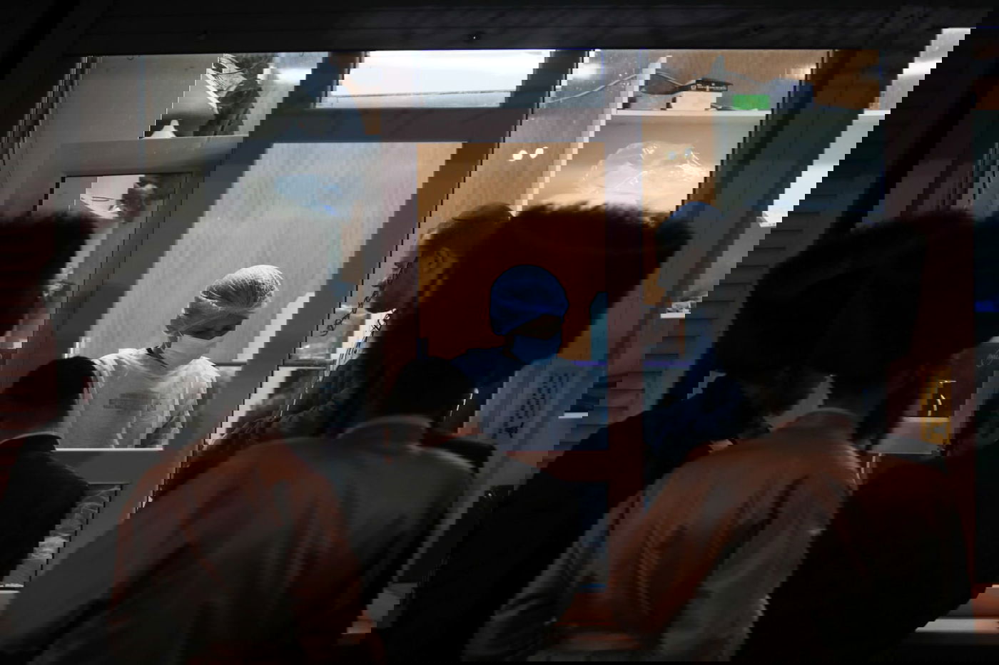 זה מה שקורה במוצאי שבת קודש ב... אומן