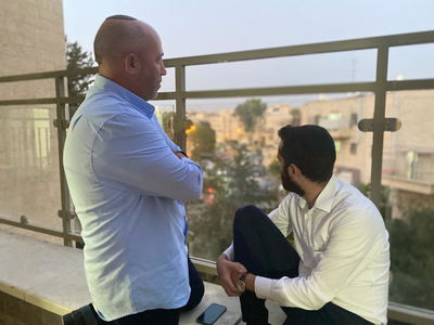 איצל'ה וקובי בסינגל קאבר: 'קמתי פתאום'