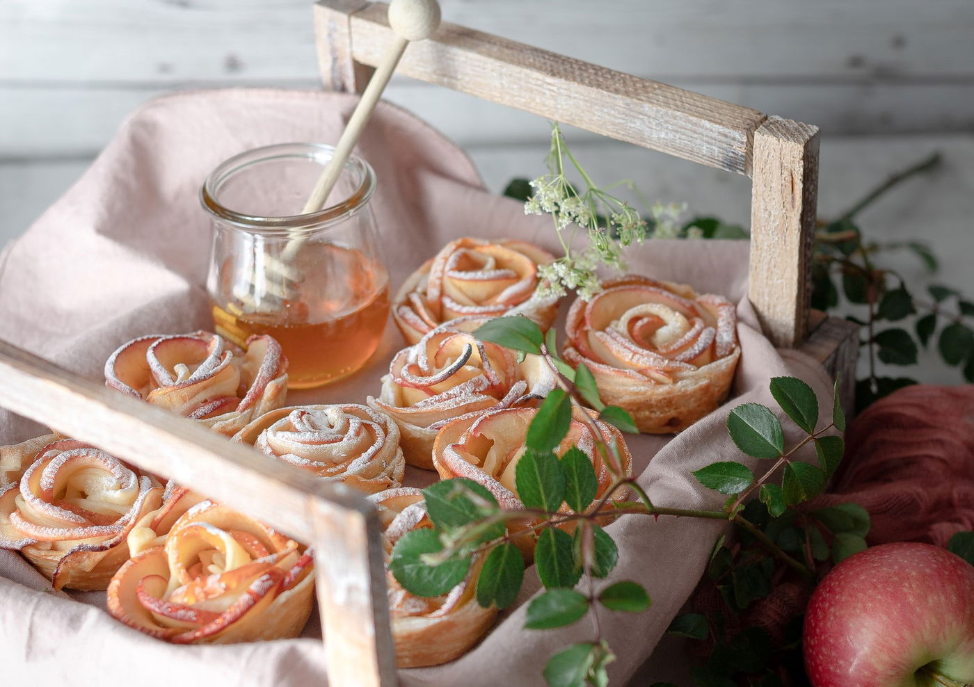 שושני תפוחים ובצק עלים