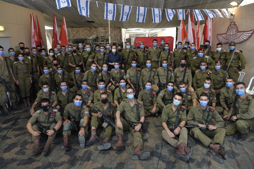 הרמטכ"ל על נוהל פתיחה באש: "יש לכם חופש פעולה להפעיל נשק כשיש סכנה"