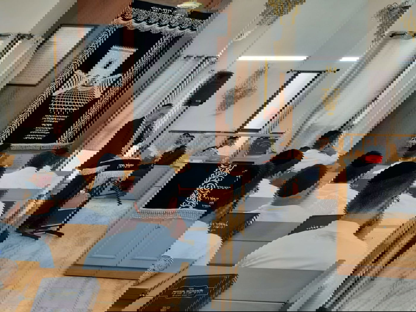 ערב החג: 160 אברכים התיישבו ללמוד • צפו