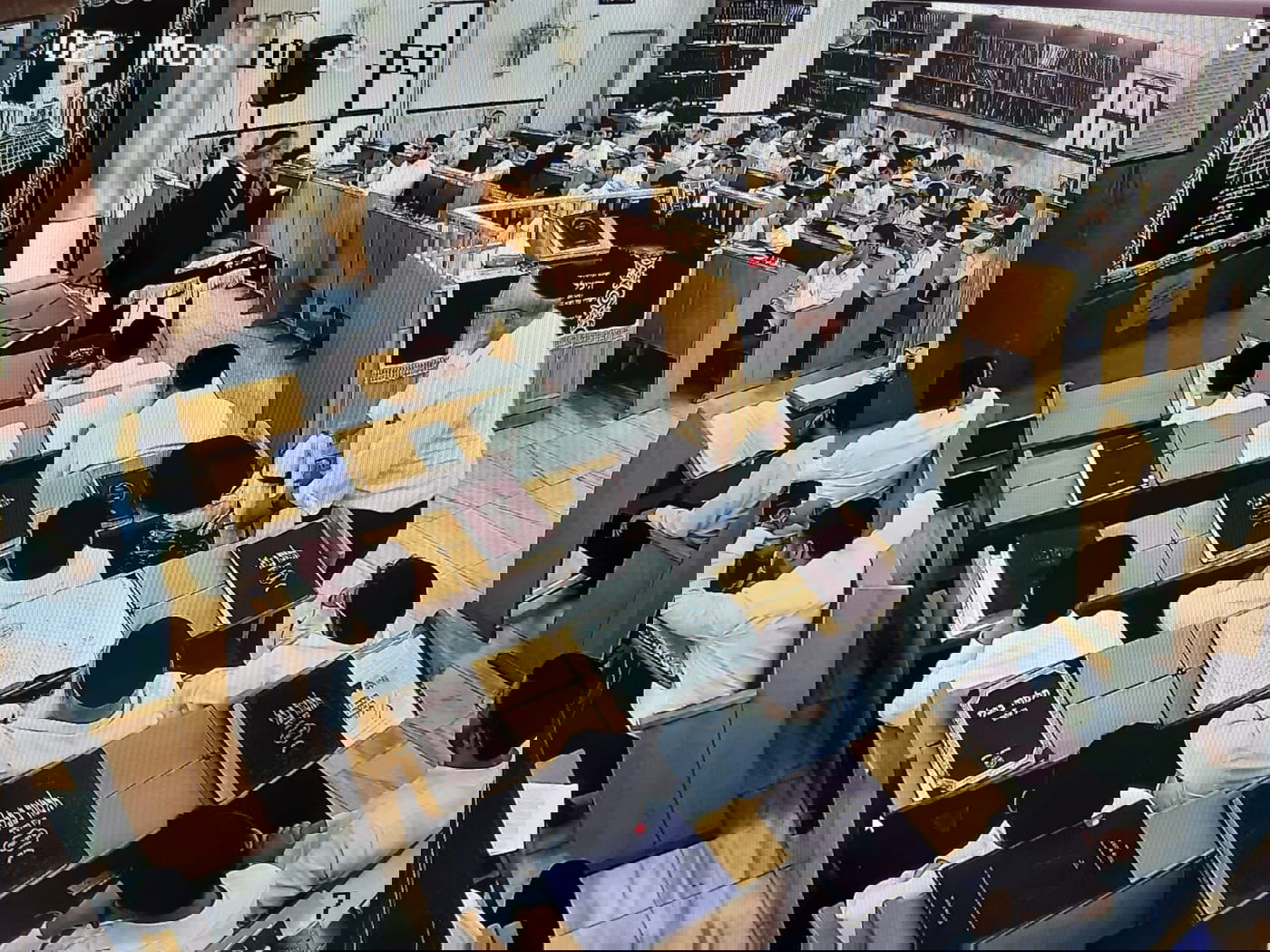 ערב החג: 160 אברכים התיישבו ללמוד • צפו