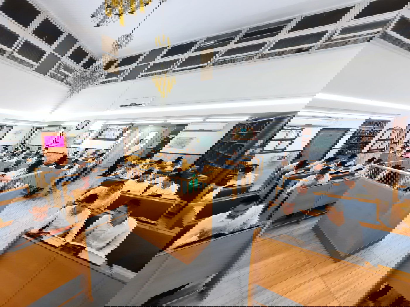 ערב החג: 160 אברכים התיישבו ללמוד • צפו