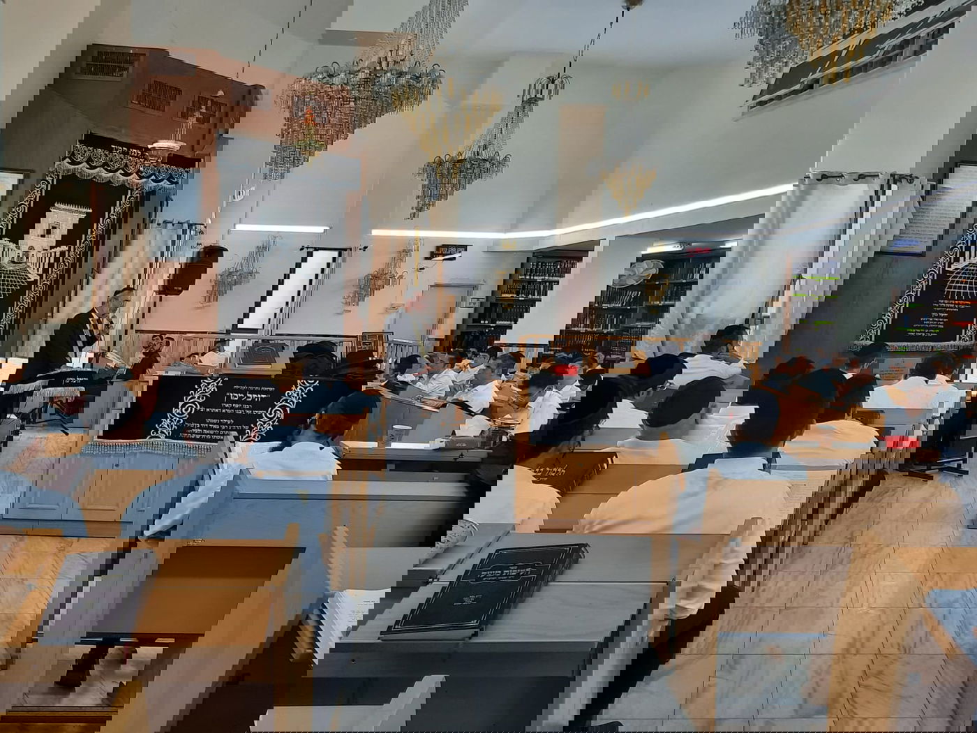 ערב החג: 160 אברכים התיישבו ללמוד • צפו