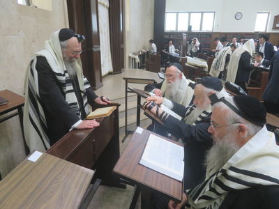 הרב קוק מתיר את נדריו