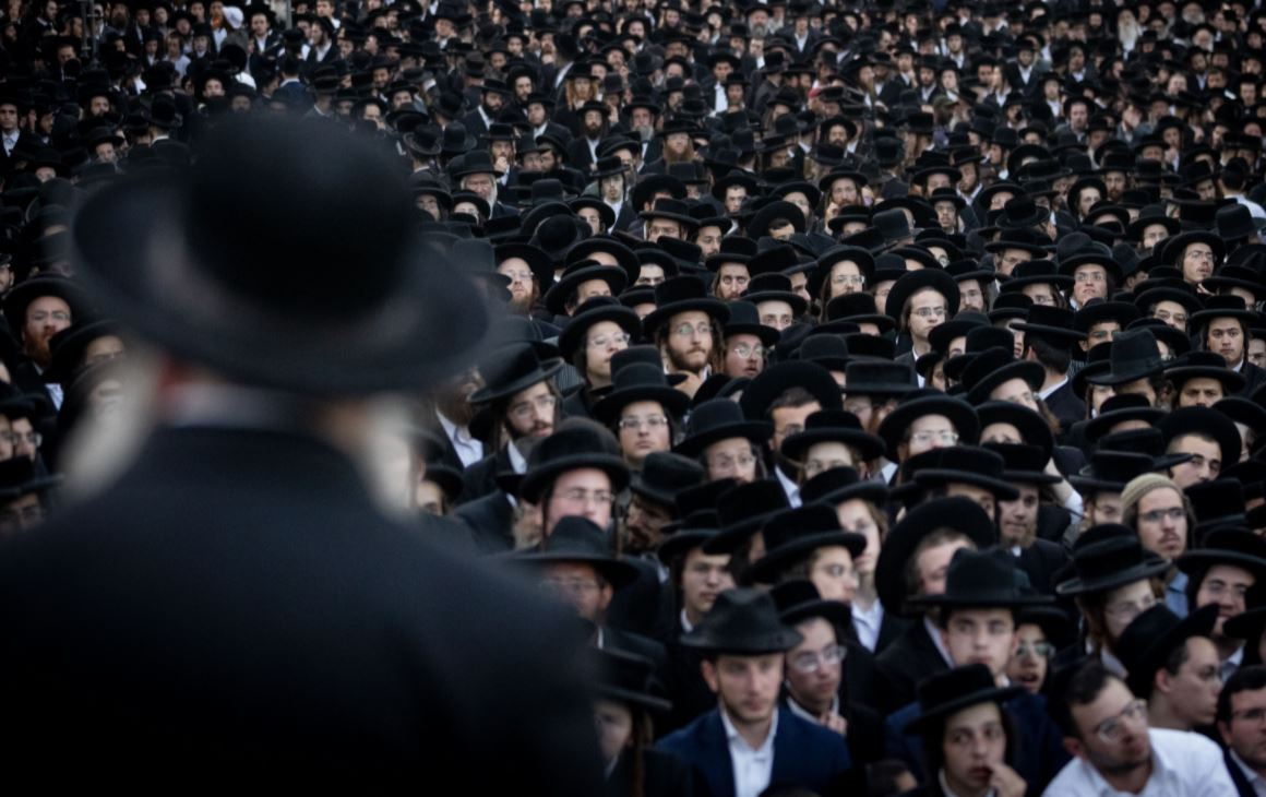 תפילות 'טישים' ו'תשליך': ראש השנה בחצרות הקודש