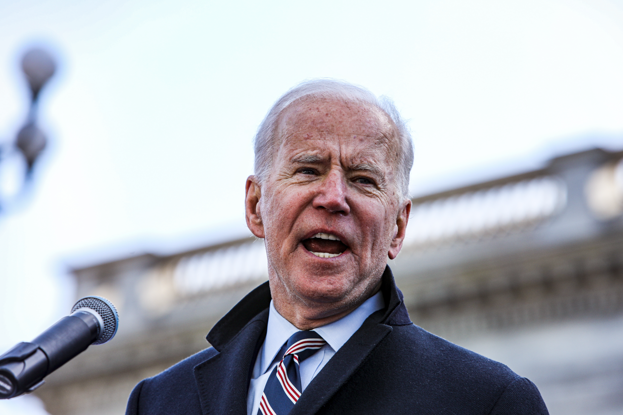 הנשיא ג'ו ביידן ליועצי צבא שמונו בידי טראמפ: "התפטרו"