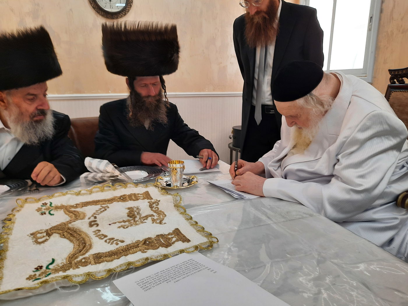 הגר"מ שטרנבוך: "הקב"ה ניסה לעורר אותנו השנה"