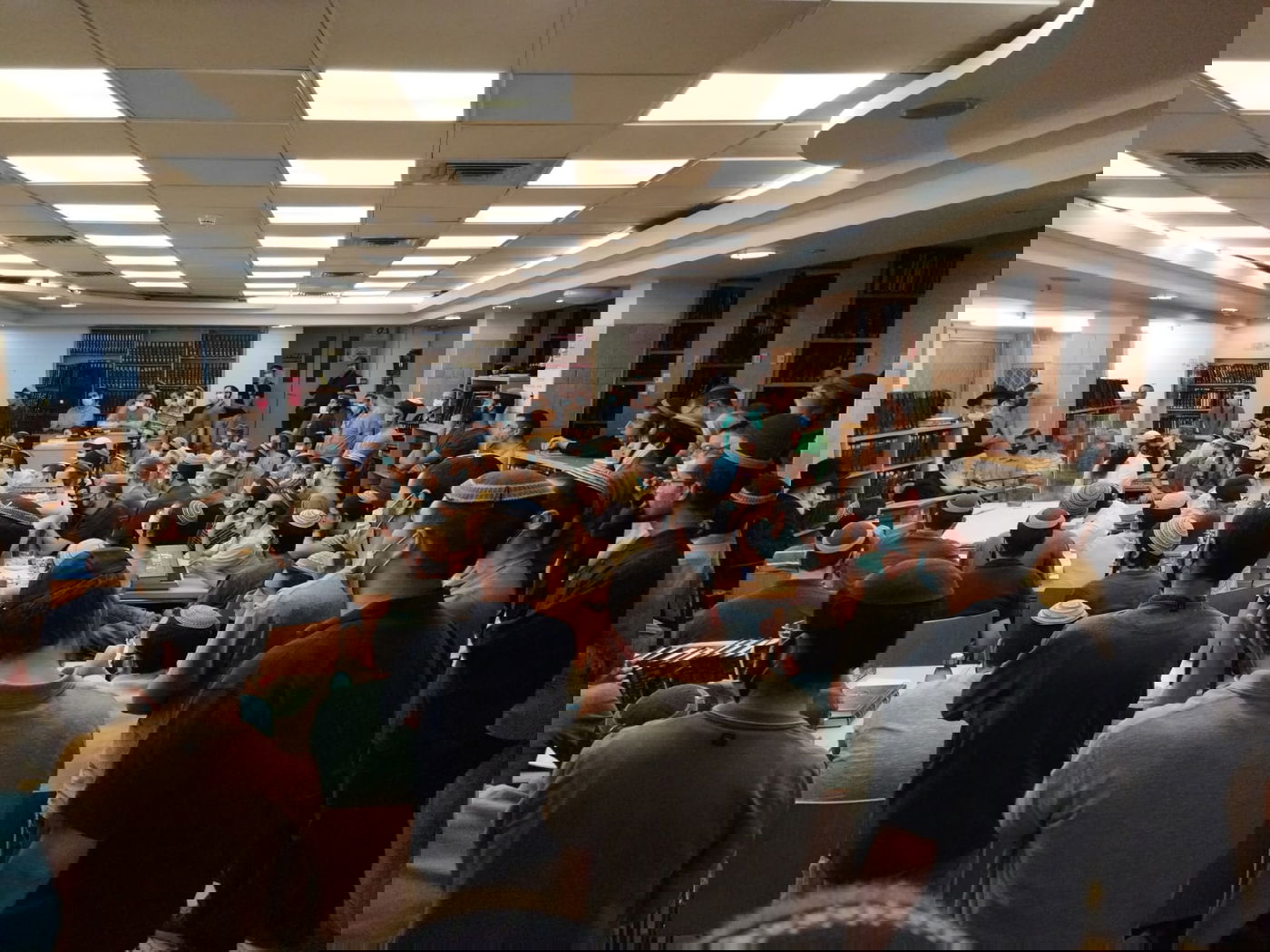 אירוע נדיר: המשגיח הגר"ח וואלקין הגיע למסור שיעור בישיבת מרכז הרב